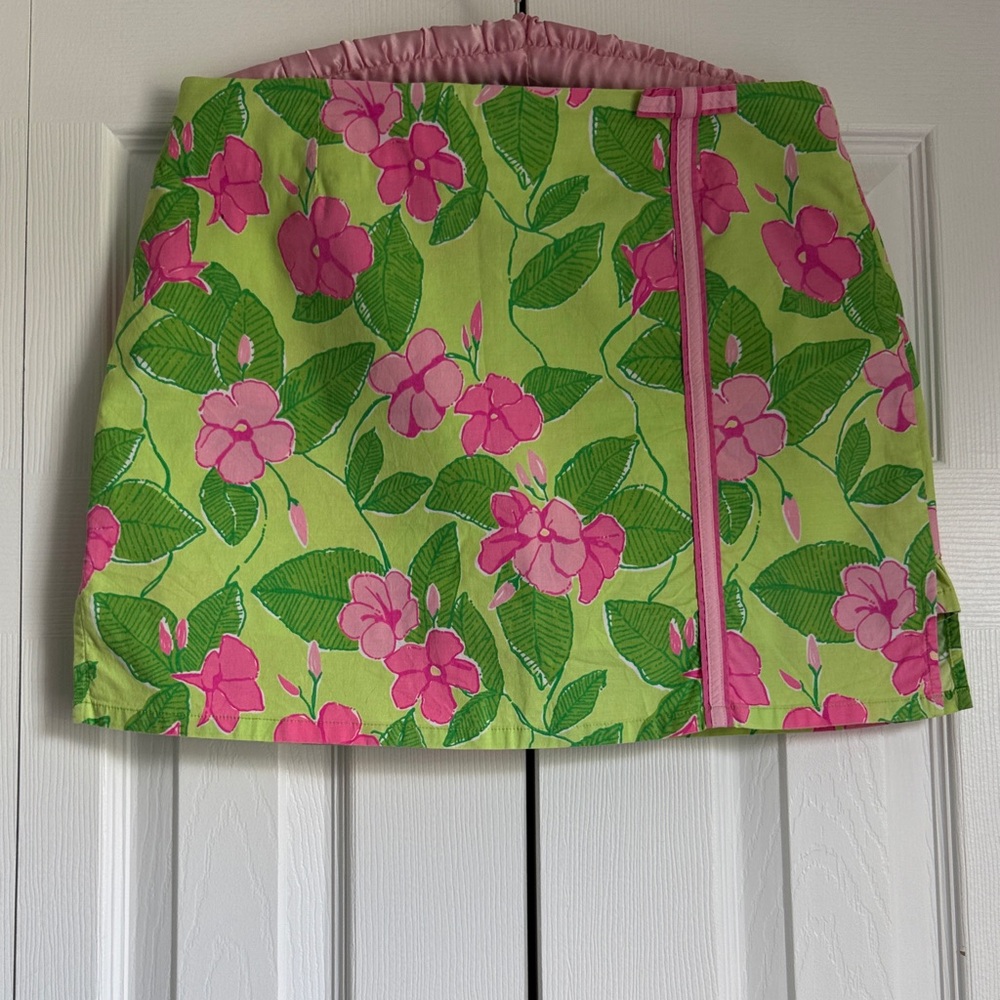 Women’s Lilly Pulitzer Pink & Green Floral Mini Skort Size 10.